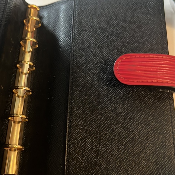 Red Epi Leather Louis Vuitton - Picture 4 of 5